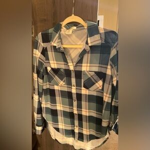‘Passport’ from Buckle. Size medium, high-low, plaid button down